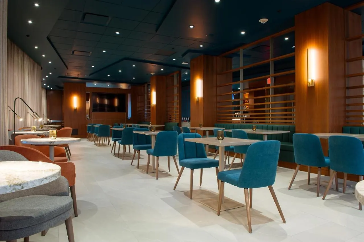 ****  Matrix Hotel Edmonton Canadá